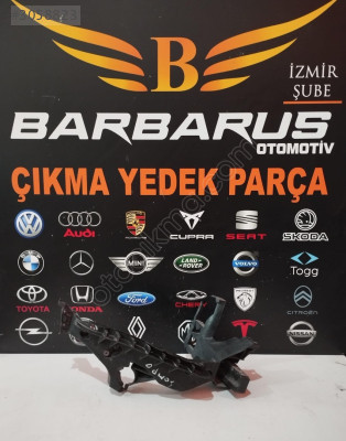 AUDİ A4 ALT SAĞ FAR BRAKETİ 8K0805608B