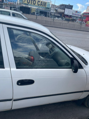 TOYOTA COROLLA SAĞ ÖN KAPI KONUK OTO 05323167897