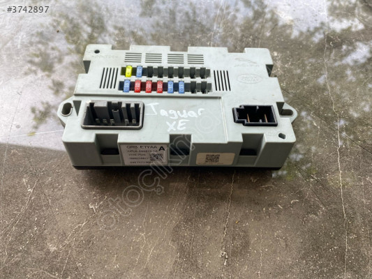7370-7520 JAGUAR XE SİGORTA KUTUSU ORJINAL HATASIZ ÇIKMA