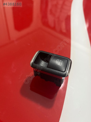 MERCEDES 212 CAM DÜĞMESİ