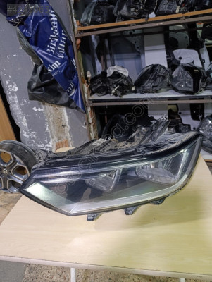 Volkswagen Passat b8 sol far