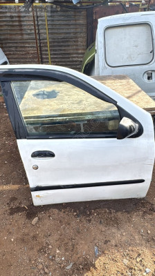 Fiat albea sağ ön kapı çıkma