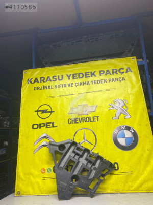 Citroen C4 X Sağ Arka Tampon Braketi 9840811480