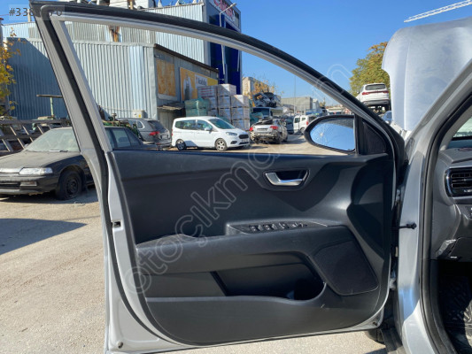 2023 Kia Stonic Sol Ön Kapı Döşemesi