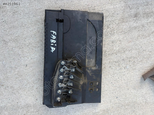 VOLKSWAGEN POLO 1.4 2001 MODEL SİGORTA KUTUSU