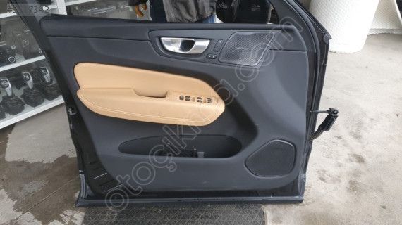 volvo xc60 2023 sol ön kapı döşemesi (son fiyat)