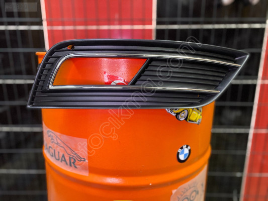 8K0807682B  AUDI A4 2013-2015 KROMLU SAĞ SİS KAPAK