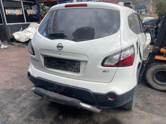 NİSSAN QASHQAI SAĞ ARKA DIŞ STOP 2012 MODEL