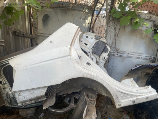 Kia cerato sağ arka çamurluk