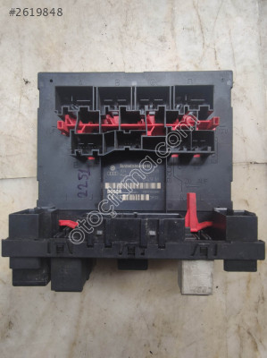 Volkswagen Caddy BCM Beyni Merkezi Kontrol Modülü 1K0937049M