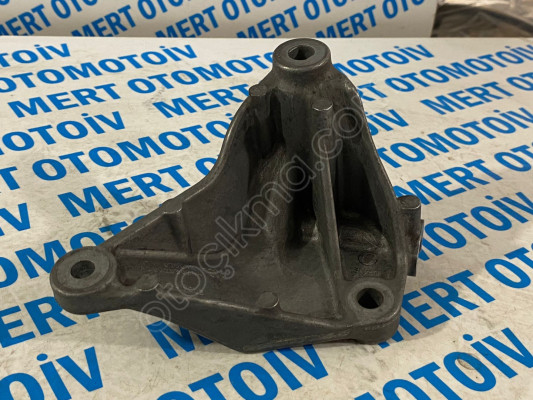 Renault Clio 5-5.5 motor KULAĞI desteği  SIFIR ORJİNAL