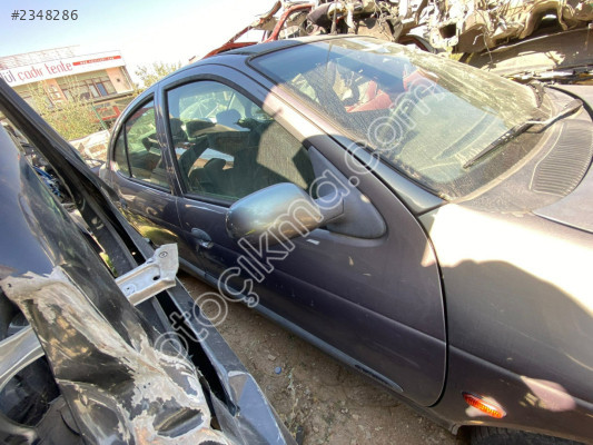 Megane 1 çıkma sağ ön kapı