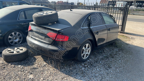 AUDİ A4 ARKA ÇAMURLUK KESME