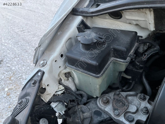 HYUNDAI GETZ SİLECEK SUYU DEPOSU