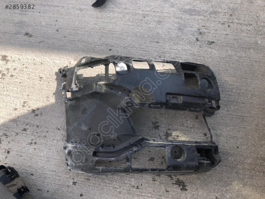BMW 5 SERİ G30 G31 ÖN TAMPON SAĞ FAR SİS BRAKETİ 51119498602