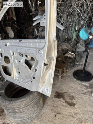 Fulyens sağ ön kapı