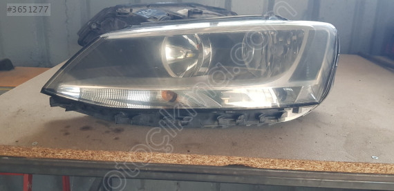 Çıkma jetta sağ ön far