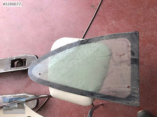 OTO CEM DEN ÇIKMA OPEL CORSA B SPORT SAĞ ARKA KELEBEK CAMI