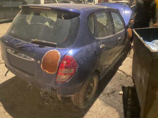 Daihatsu Sirion arka komple kesme arka 2000 2005