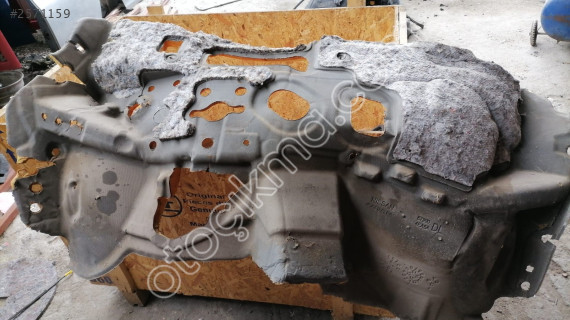679004EA5A Nissan Qashqai j 11 iç gögüs alt keçesi