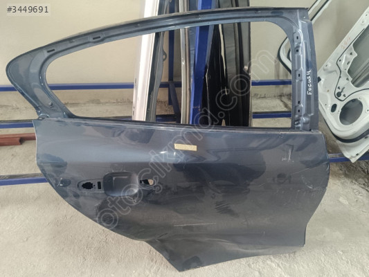 FORD FOCUS 4 ARKA SAĞ KAPI