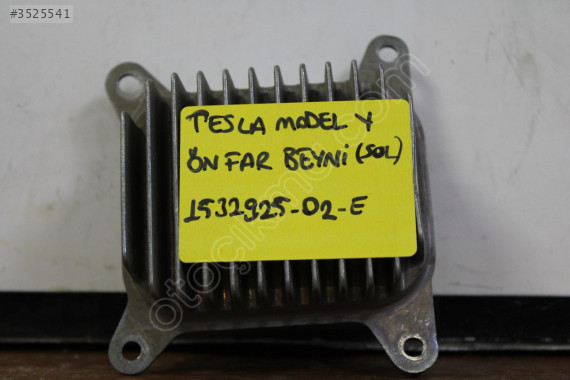 TESLA MODEL Y SOL ÖN FAR BEYNİ 153292502E