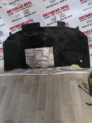 OPEL ASTRA G KAPUT İZOLATÖRÜ