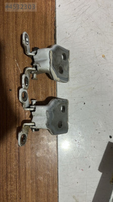 2017-2023 DACİA DUSTER SAĞ ARKA KAPI MENTEŞESİ ORJ ÇIKMA