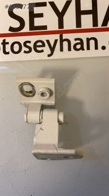 1K9833402E Volkswagen Golf 6 sağ arka kapı üst menteşesi