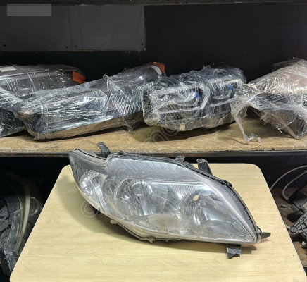 Toyota Corolla 2011 - 2013 Sağ Ön Far Çıkma Orjinal