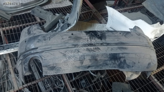 Audi A4 Modeli İçin Çıkma Arka Tampon İlanı