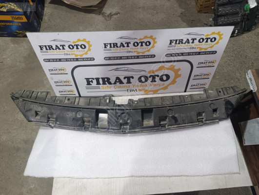 A1568851102 MERCEDES GLA X156 ÖN TAMPON BRAKETİ