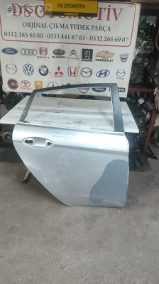 2010-2015 FORD FİESTA SAĞ ARKA KAPI