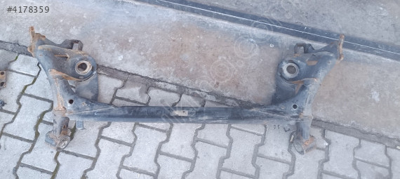 VOLKSWAGEN GOLF 4 ÇIKMA ORJİNAL ARKA DİNGİL