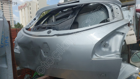Megane 3 Hatchback arka bagaj kapağı
