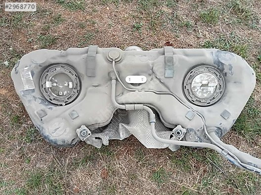 MERCEDES W204-W207 DİZEL ORJİNAL YAKIT DEPOSU KUSURSUZ