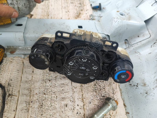 FORD FİESTA KLİMA KONTROL PANELİ OTO FEDAİ