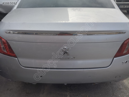 peugeot 508  bagaj kapağı çıtası