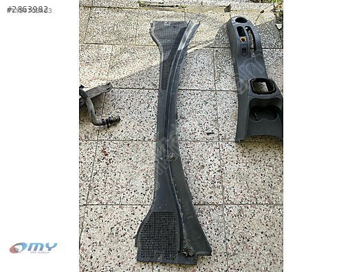 RENAULT CLİO 3 ÖN CAM ALT IZGARASI