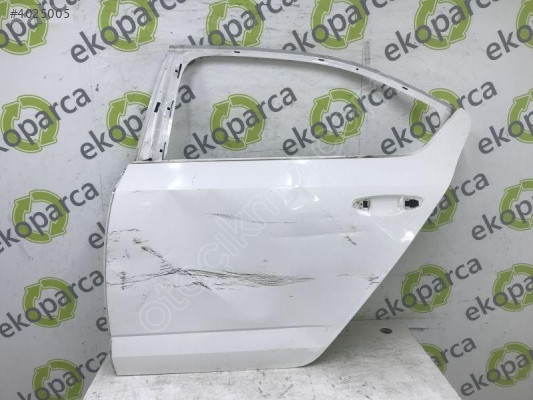 SKODA OCTAVİA 2013 2019 SOL ARKA KAPI 5E5833051