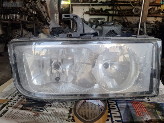 Mercedes Axor sağ ön far