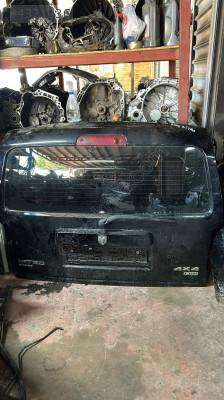 2009 DODGE NİTRO ÇIKMA ORJİNAL HATASIZ BAGAJ KAPAGI