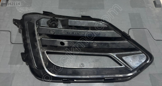 SEAT ATECA SAĞ SİS KAPAĞI ÇERÇEVESİ ORJİNAL