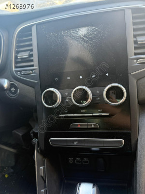 RENAULT  MEGANE 4 İCON  - KLİMA KONTROL DÜĞMLERİ