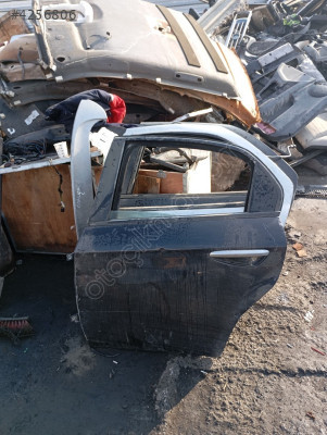 Alfa Romeo 159 sol arka kapı