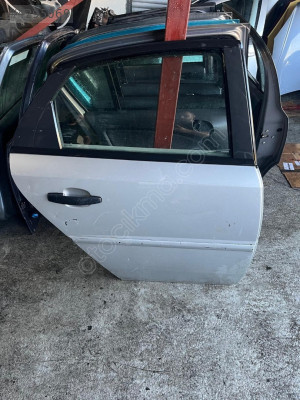 opel vectra c çıkma sağ arka kapı