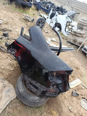 Audi A4 sol arka çamurluk 2010-2015