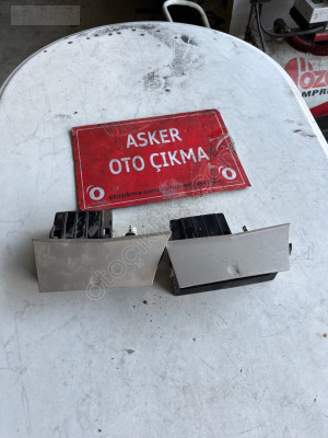 Astra Haş küllük ve çakmaklık