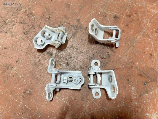 RENAULT CLİO 5 - ÇIKMA KAPI MENTEŞESİ