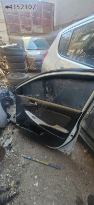 Hyundai Blue sağ ön kapı
